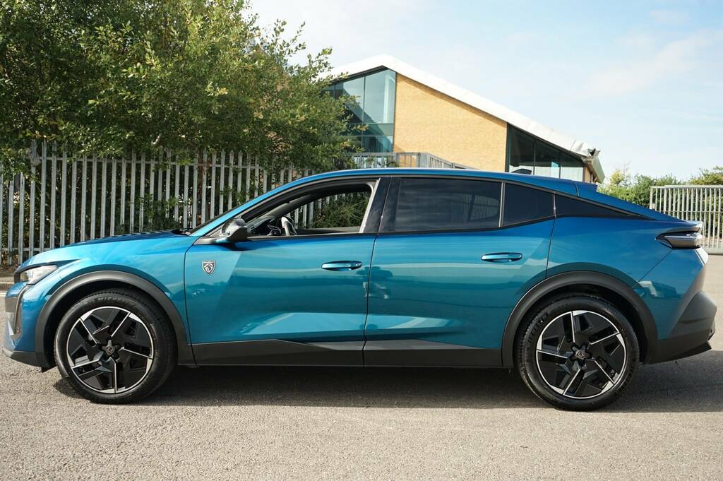 Peugeot 408 1.2 Hybrid 136 Gt E-dsc6 Blue #6