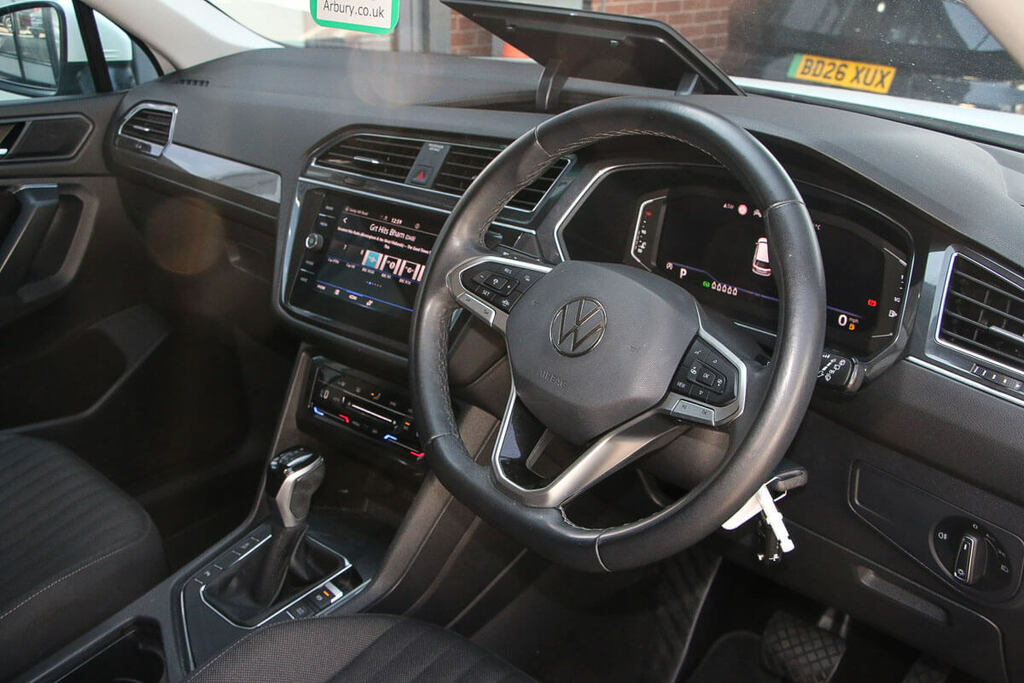 Volkswagen Tiguan Allspace 1.5 Tsi Life Dsg White #5