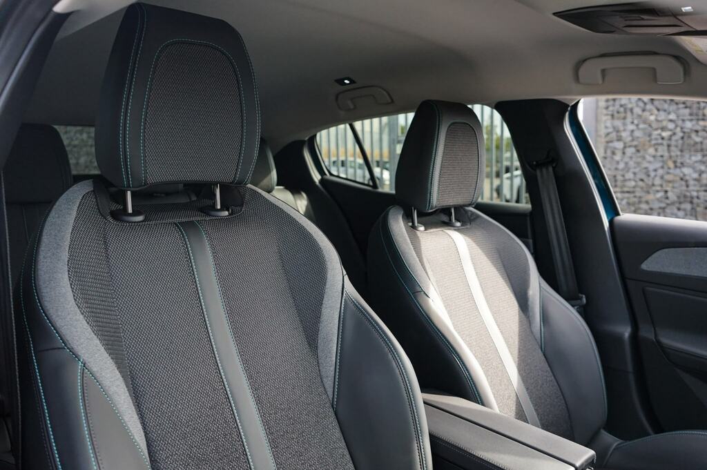 Peugeot 408 1.2 Hybrid Gt Fastback Hybrid E-dsc6 Eu Grey #36