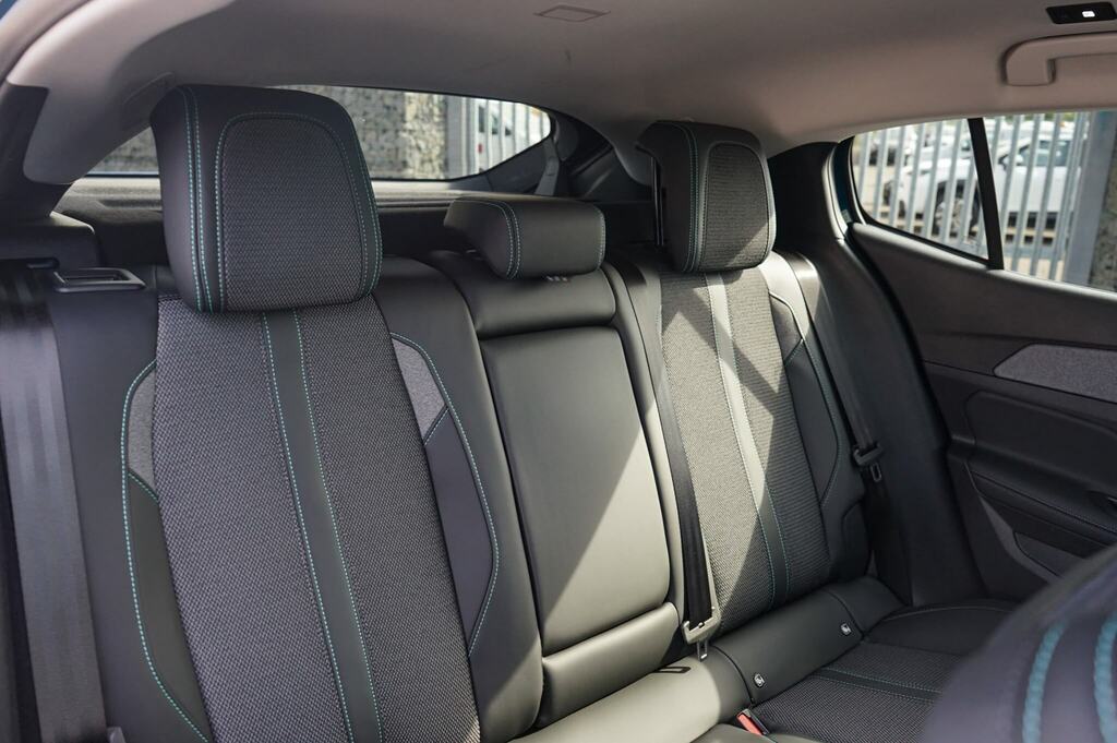 Peugeot 408 1.2 Hybrid Gt Fastback Hybrid E-dsc6 Eu Grey #32