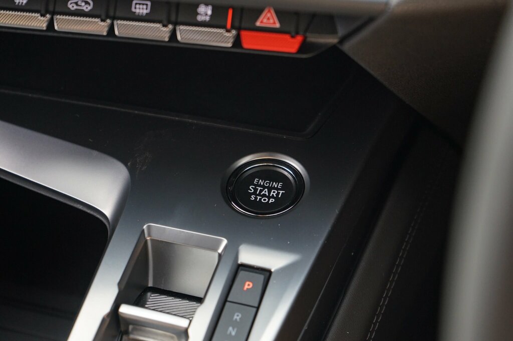 Peugeot 408 1.2 Hybrid Gt Fastback Hybrid E-dsc6 Eu Grey #30