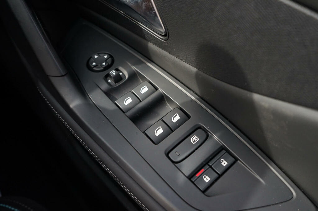 Peugeot 408 1.2 Hybrid Gt Fastback Hybrid E-dsc6 Eu Grey #41