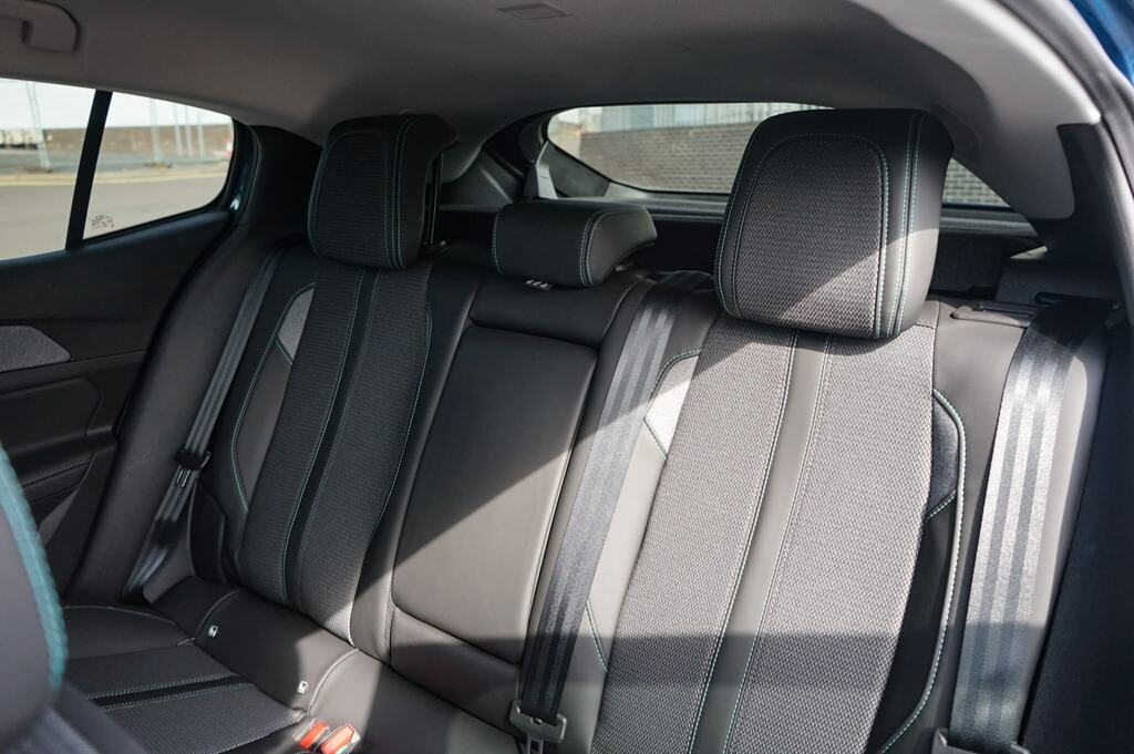 Peugeot 408 1.2 Hybrid Gt Fastback Hybrid E-dsc6 Eu Grey #20