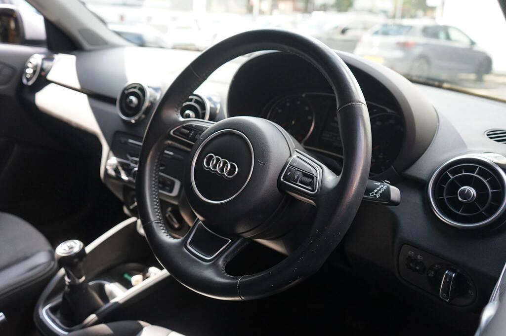 Audi A1 1.4 Tfsi Sport Nav SA68YNC Silver #5