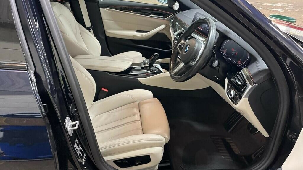 BMW 5 Series 530D Xdrive Mht M Sport Grey #9