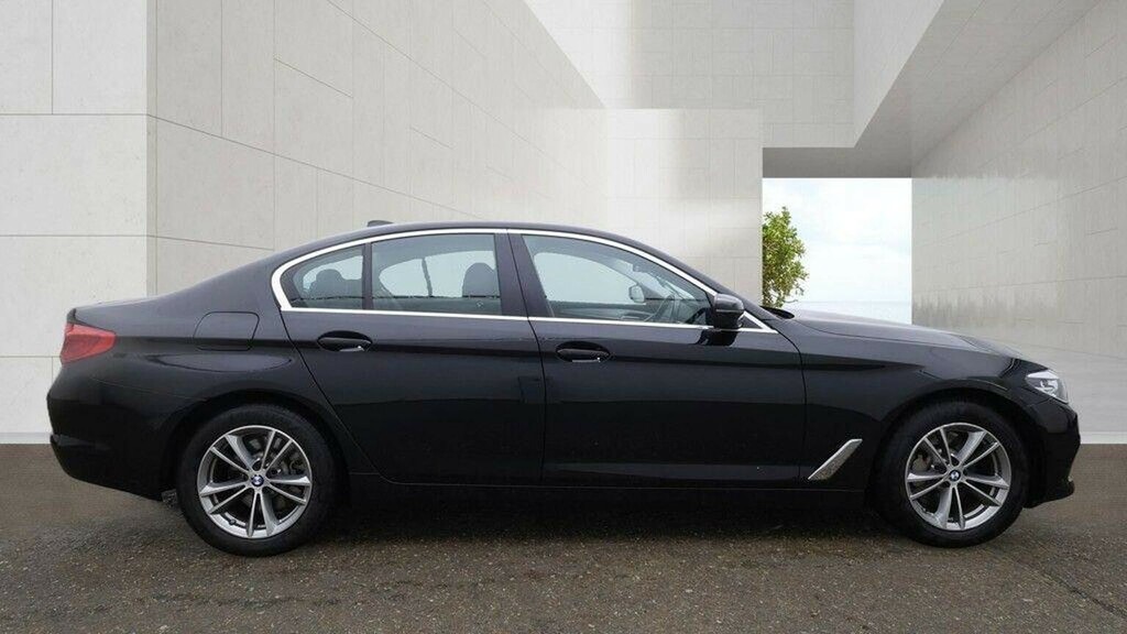 BMW 5 Series 530D Xdrive M Sport White #10