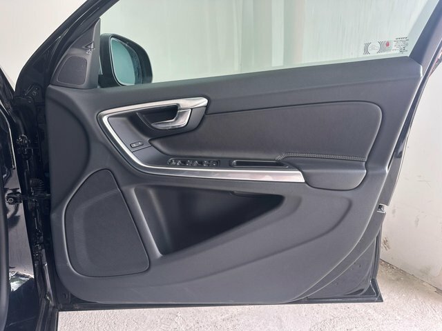 Volvo V60 Volvo Sportswagon D3 136 Se Lux Nav Blue #34