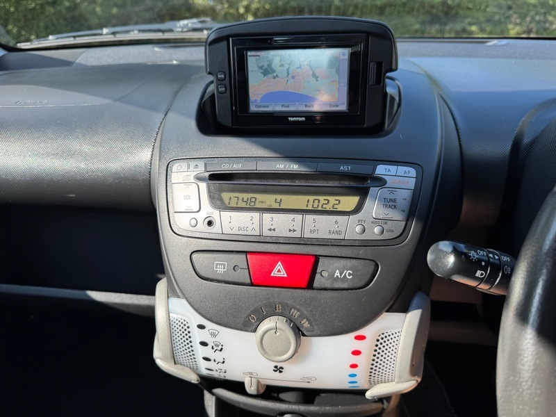 Toyota Aygo Vvt-i Move Mm White #4