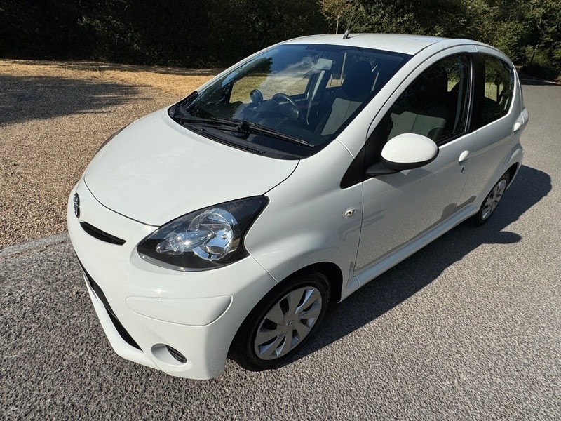 Toyota Aygo Vvt-i Move Mm White #2
