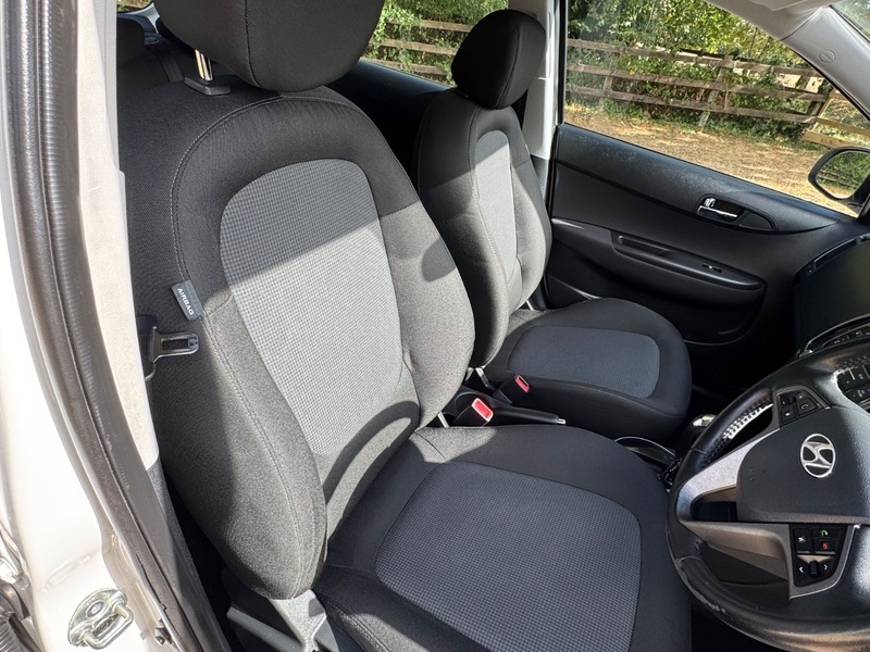 Hyundai I20 1.2 Active Hatchback Euro 5 85 White #15