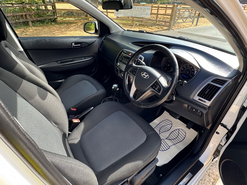 Hyundai I20 1.2 Active Hatchback Euro 5 85 White #11