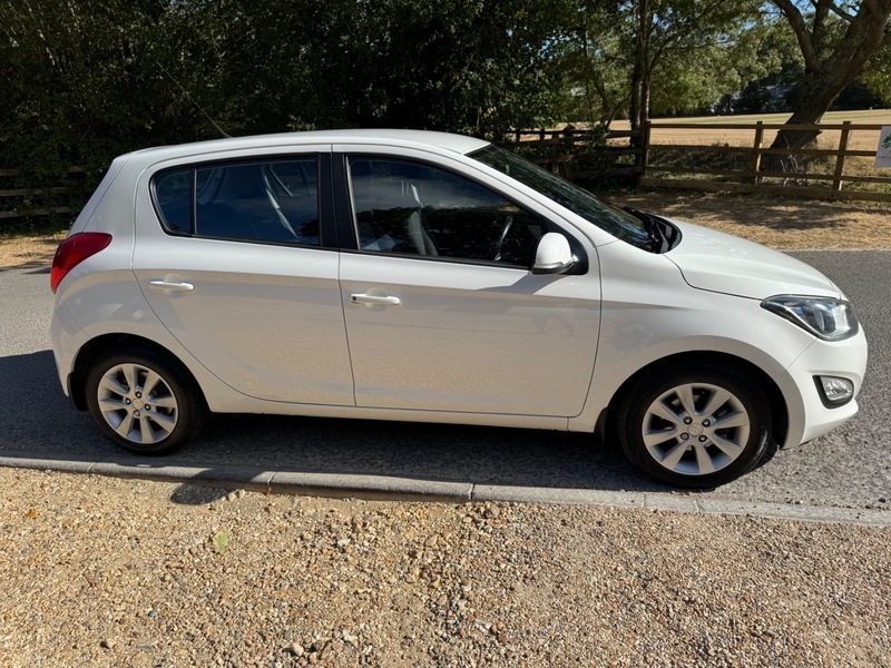 Hyundai I20 1.2 Active Hatchback Euro 5 85 White #10