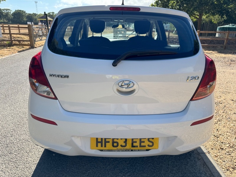 Hyundai I20 1.2 Active Hatchback Euro 5 85 White #8