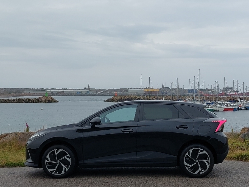 MG MG4 170Kw Premium Long Range 64Kwh SW26FJX Black #4