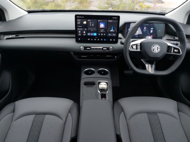 MG MG4 170Kw Premium Long Range 64Kwh SW26FJX Black #3