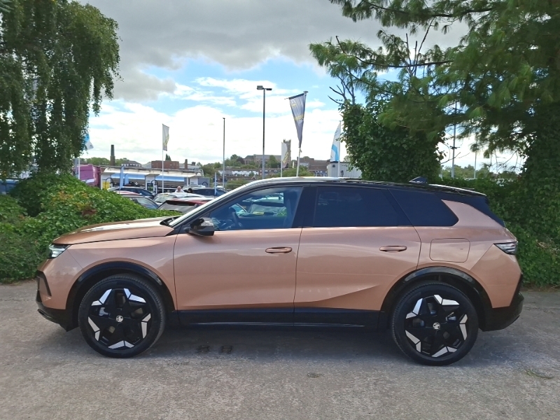 Vauxhall Grandland 239Kw Awd Ultimate 73Kwh Fixed Roof Gold #4