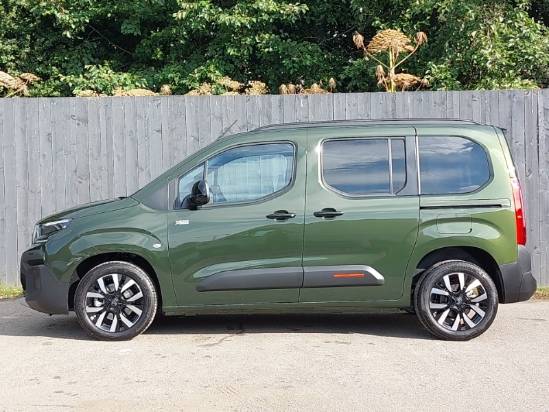 Citroen Berlingo 1.5 D 130 Max M Green #4