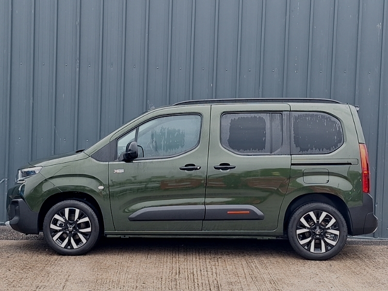 Citroen Berlingo 1.5 D 130 Max M Green #4