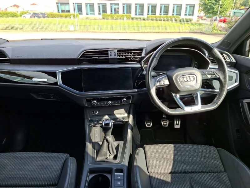 Audi Q3 35 Tfsi Black Edition Grey #3