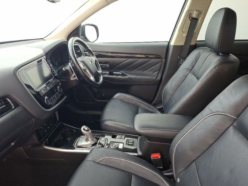 Mitsubishi Outlander 2.0 Phev 4H Black #5