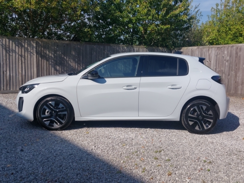 Peugeot 208 1.2 100 Turbo Allure White #4