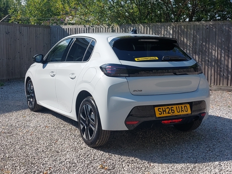 Peugeot 208 1.2 100 Turbo Allure White #2