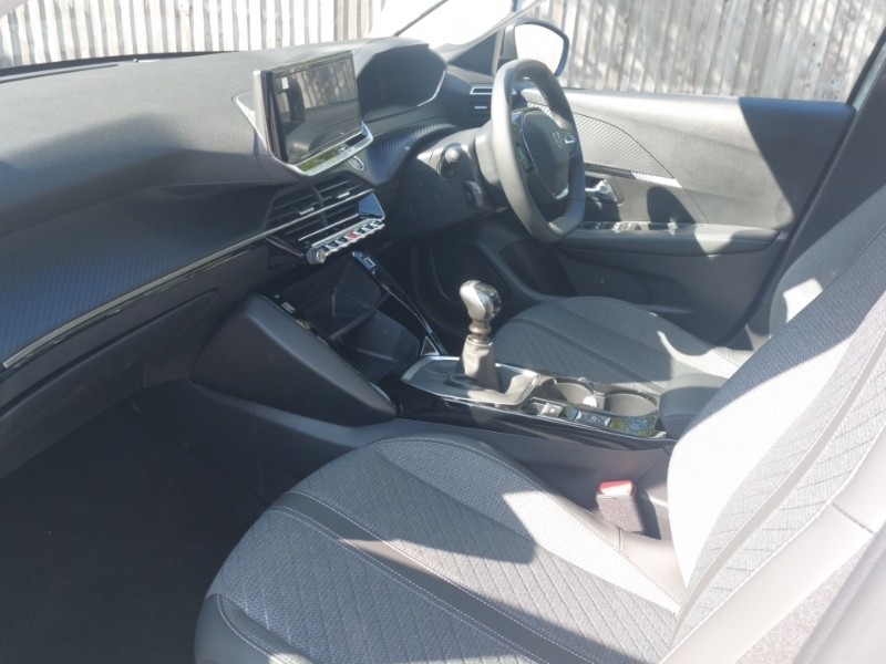 Peugeot 208 1.2 100 Turbo Allure White #5