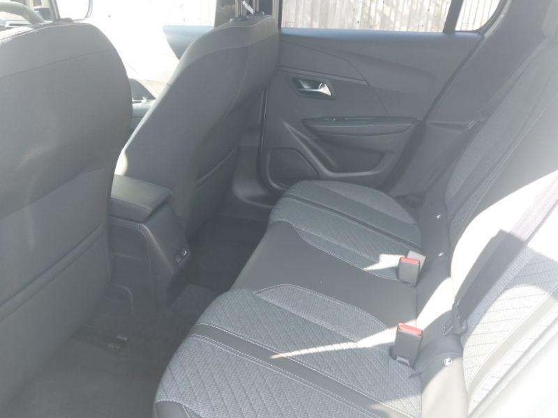 Peugeot 208 1.2 100 Turbo Allure White #6