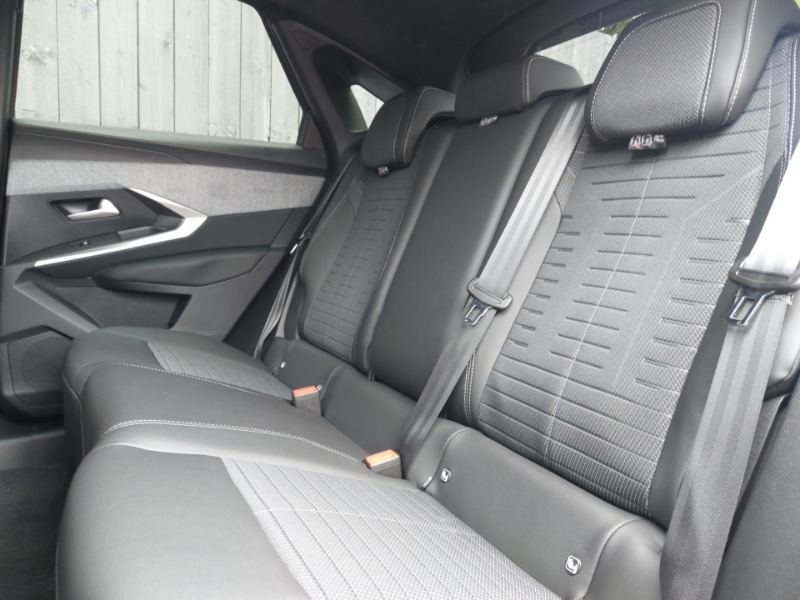Peugeot 3008 157Kw Allure 73Kwh Grey #6