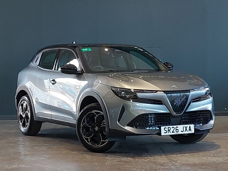 Alfa Romeo Junior 1.2 Turbo 145 Ibrida Black