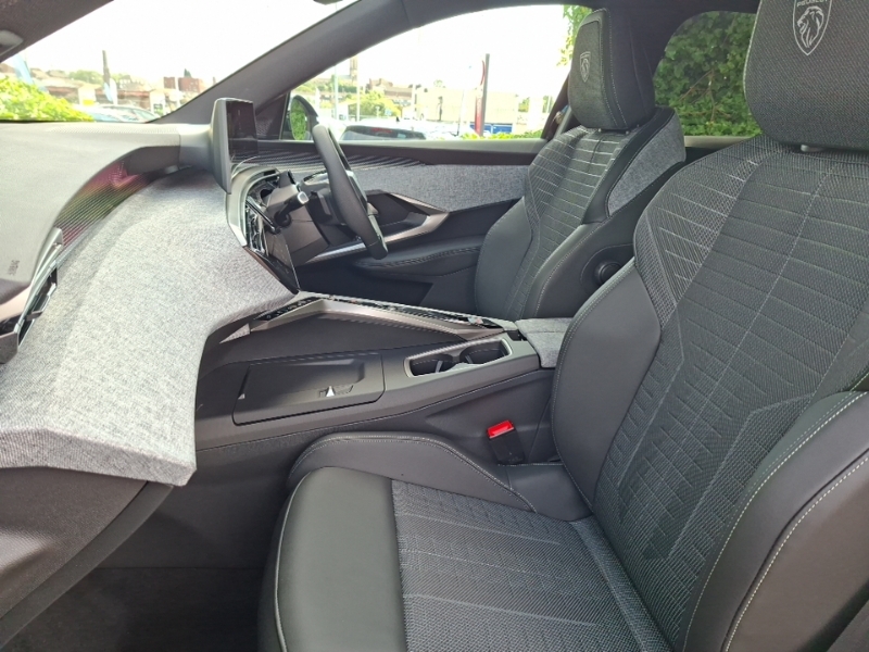 Peugeot 3008 1.2 Hybrid 145 Gt E-dsc6 SB26NRL Black #5