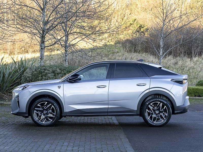 Peugeot 3008 1.2 Hybrid 145 Gt E-dsc6 Grey #4