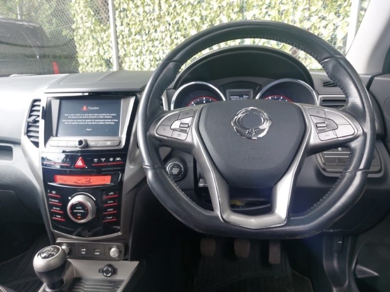 SsangYong Tivoli Hatchback Red #8