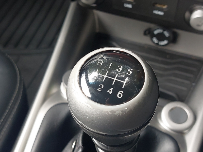 SsangYong Tivoli Hatchback Red #15