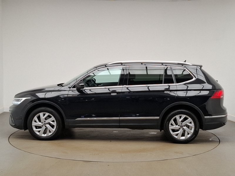 Volkswagen Tiguan Allspace 1.5 Tsi Life Dsg LO23WKH Black #4
