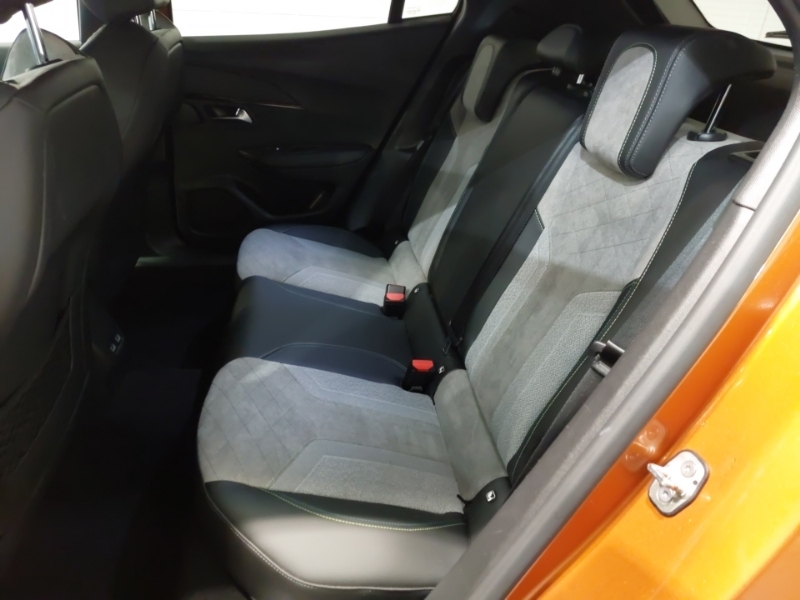 Peugeot e-2008 100Kw Gt Premium 50Kwh Orange #6