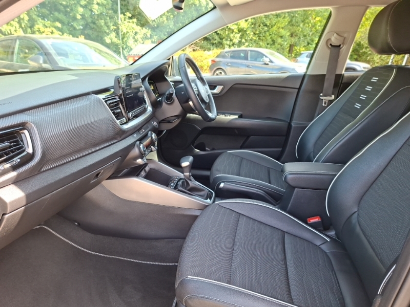 Kia Stonic 1.0T Gdi 48V Gt-line S Dct FH24TTK Black #5