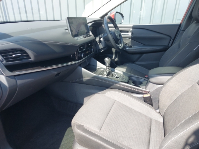 Nissan Qashqai 1.3 Dig-t Mh N-connecta Glass Roof YM23ACU Red #5