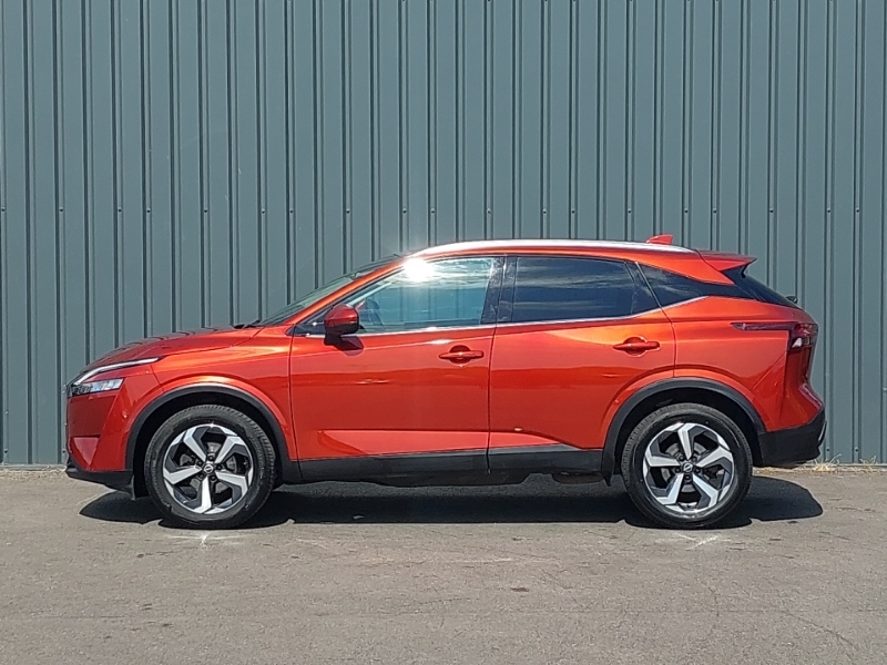 Nissan Qashqai 1.3 Dig-t Mh N-connecta Glass Roof YM23ACU Red #4