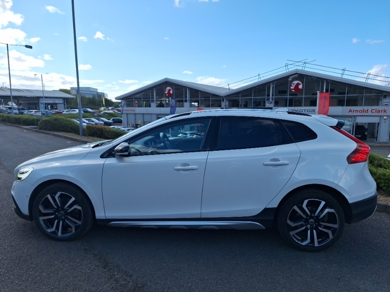 Volvo V40 Cross Country D3 4 Cyl 150 Cross Country Pro White #4