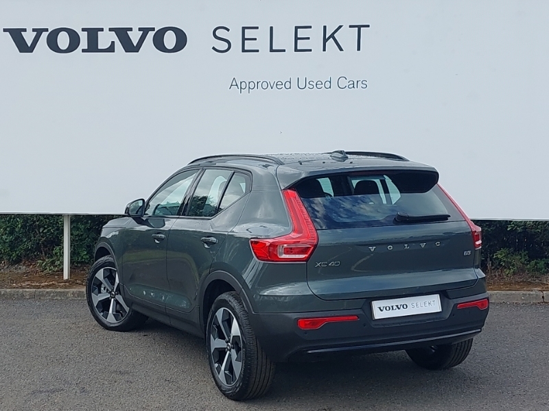 Volvo XC40 2.0 B3p Plus Dark Green #2