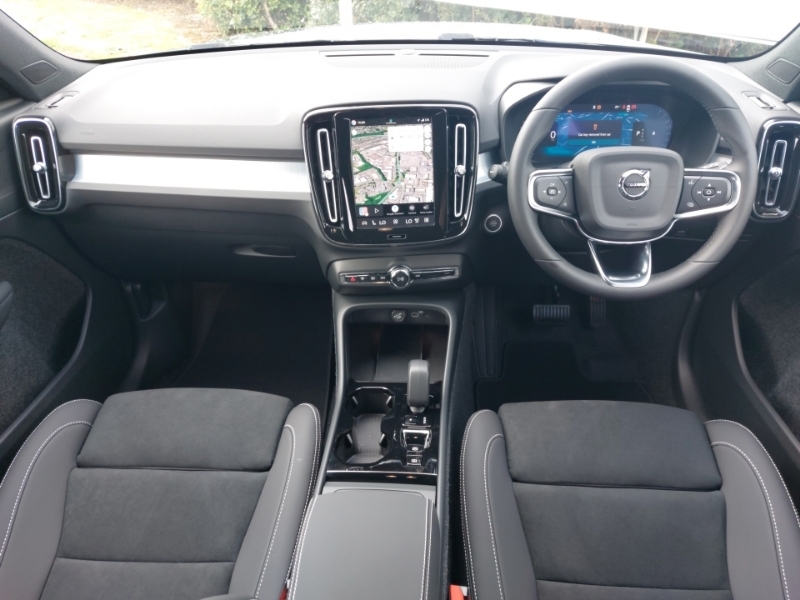 Volvo XC40 2.0 B3p Plus Dark Green #3