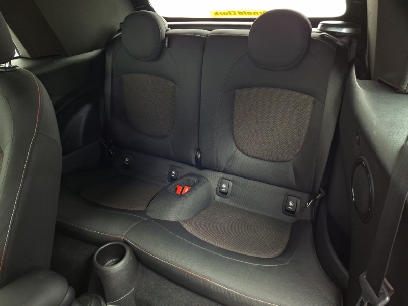 Mini Hatch 1.5 Cooper Classic II DT19TMY Orange #6