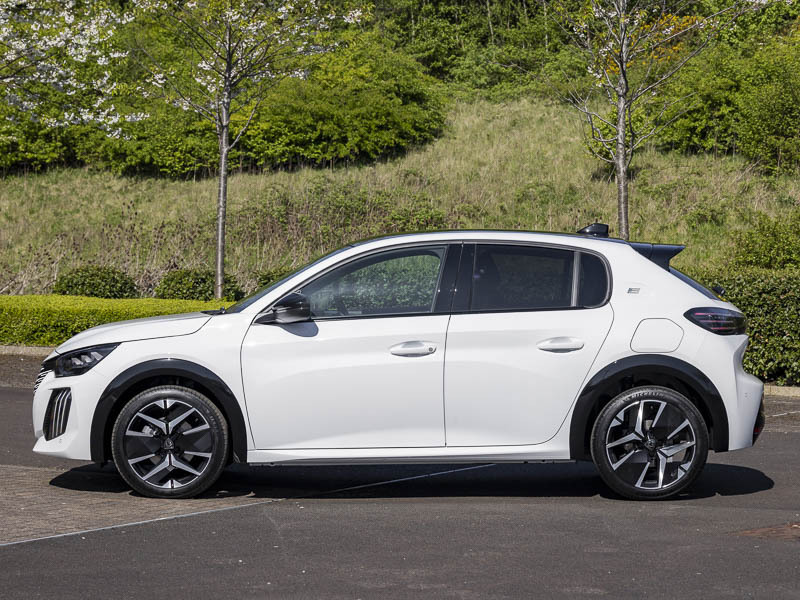 Peugeot e-208 100Kw Gt 50Kwh White #4
