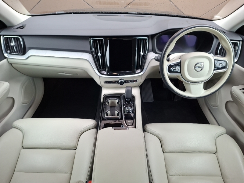 Volvo V60 2.0 T6 350 Recharge Phev Plus Dark Awd BG72OVN Black #3