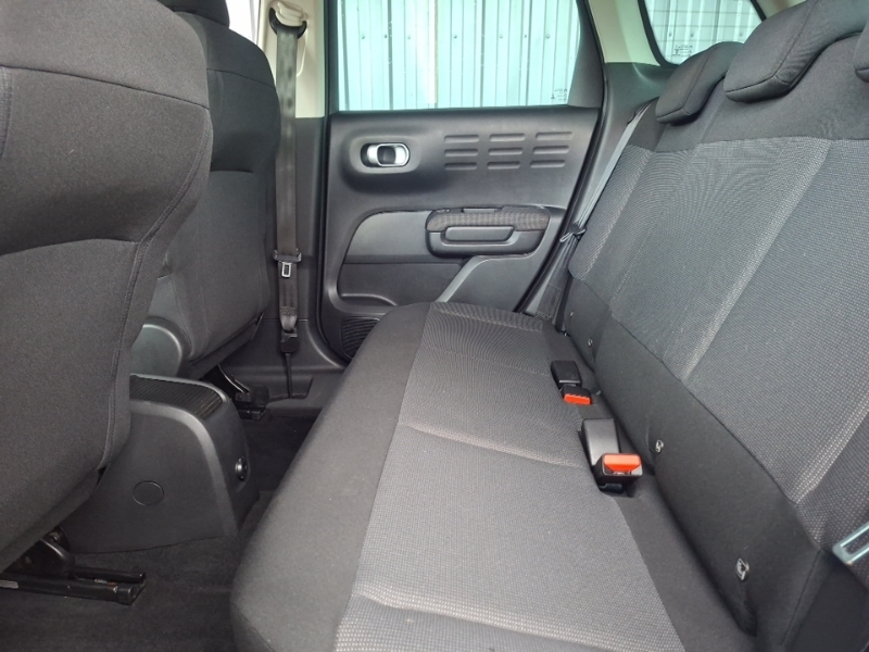 Citroen C3 Aircross 1.2 Puretech 110 Shine EK72FHJ White #6