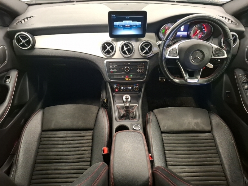 Mercedes-Benz GLA Class Gla 200D Amg Line White #3