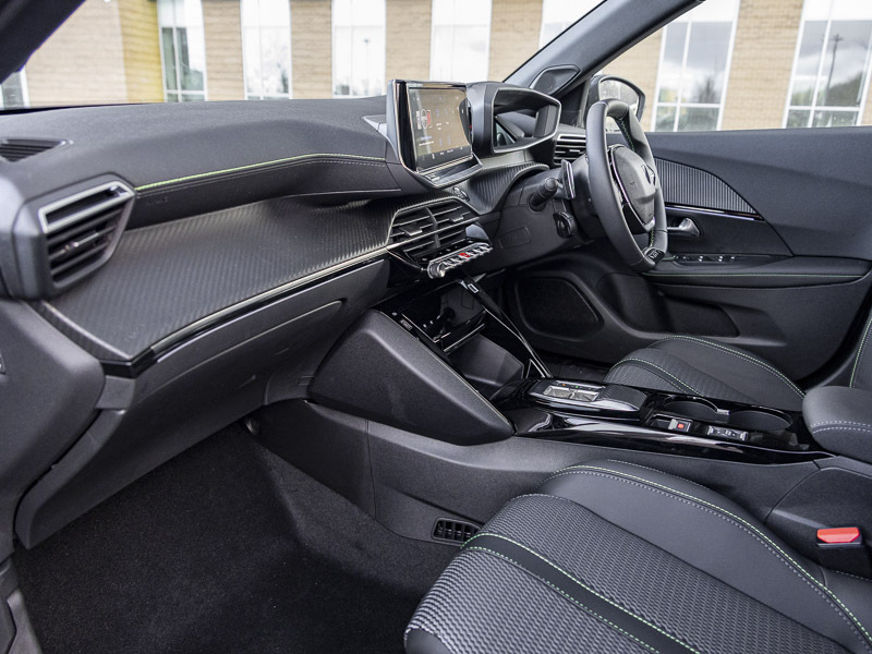 Peugeot e-2008 115Kw Gt 54Kwh Black #5