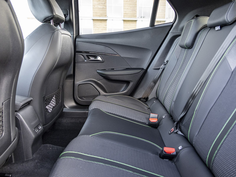 Peugeot e-2008 115Kw Gt 54Kwh Black #6