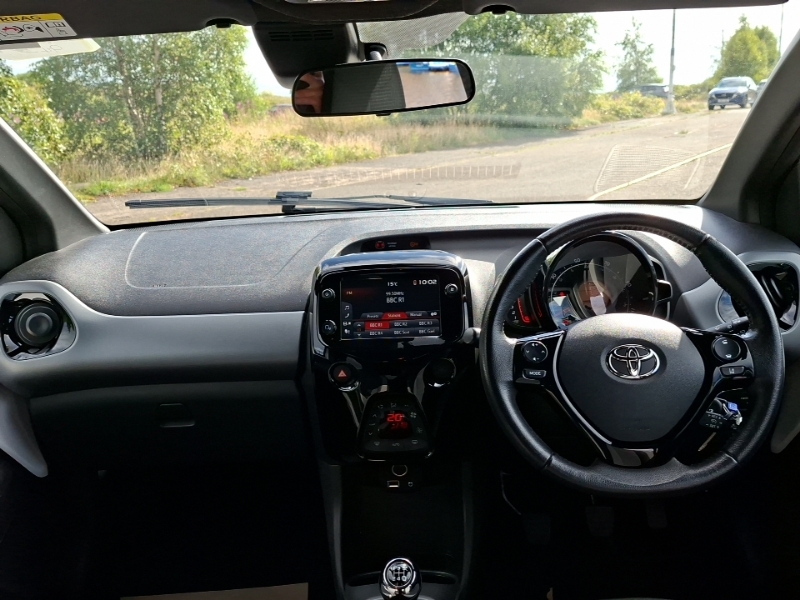 Toyota Aygo 1.0 Vvt-i X-trend Tss SK71EOZ White #3